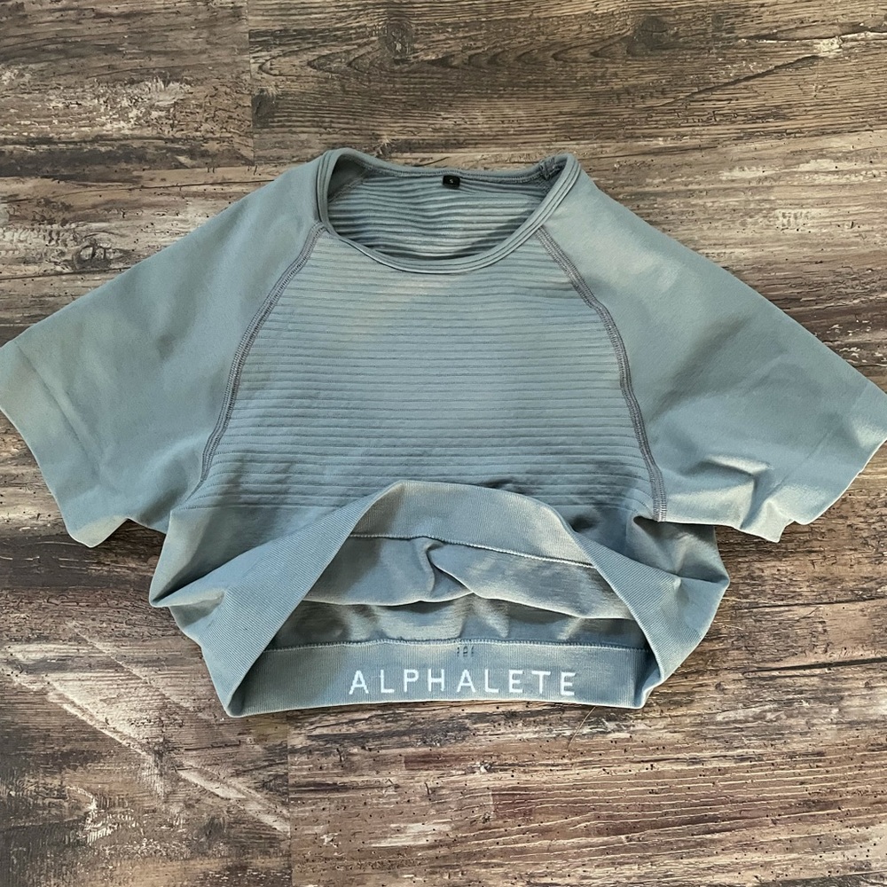 Alphalete crop top - grey